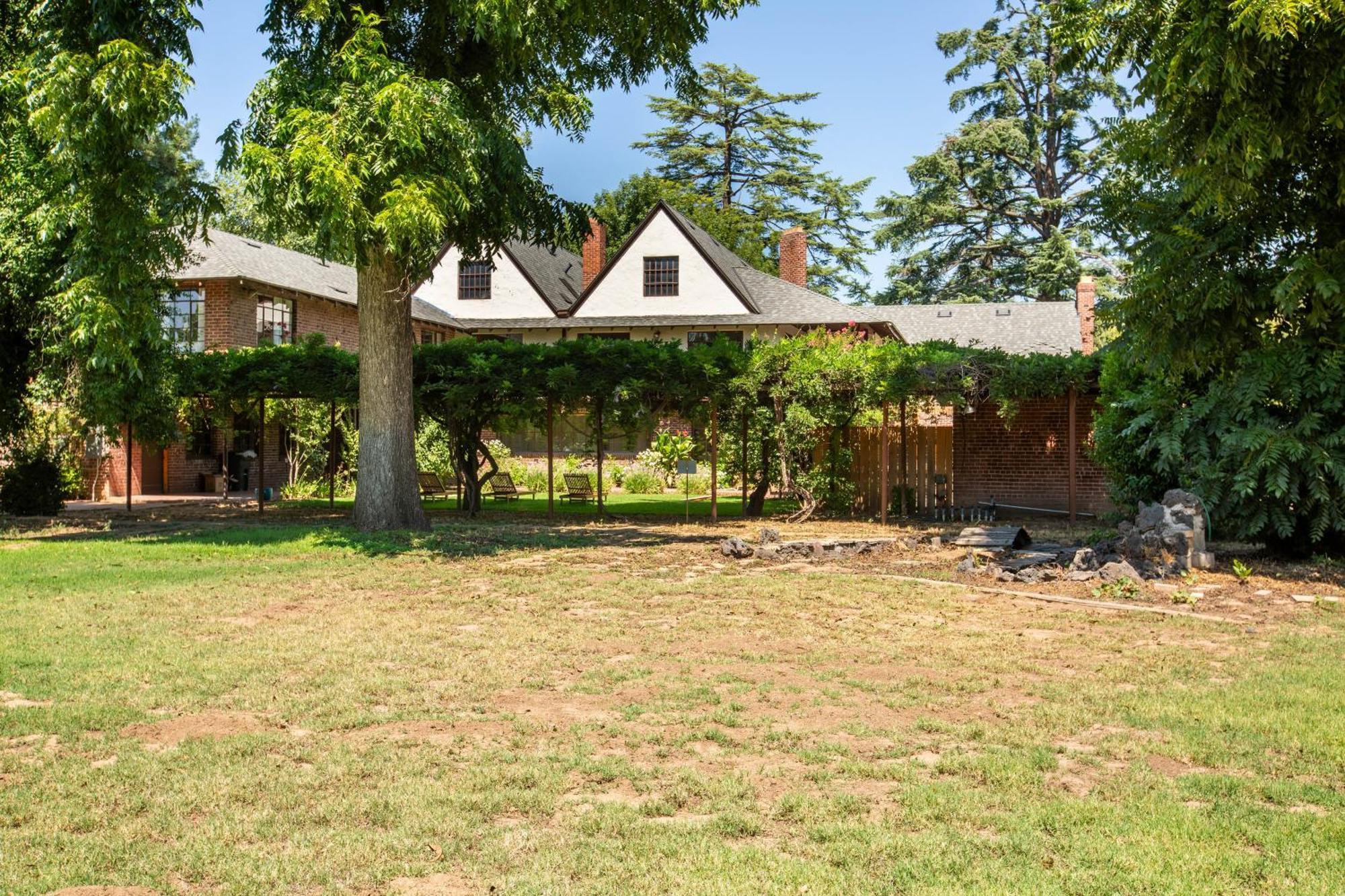 Fox Manor The Ultimate Fresno Getaway Home Exterior photo